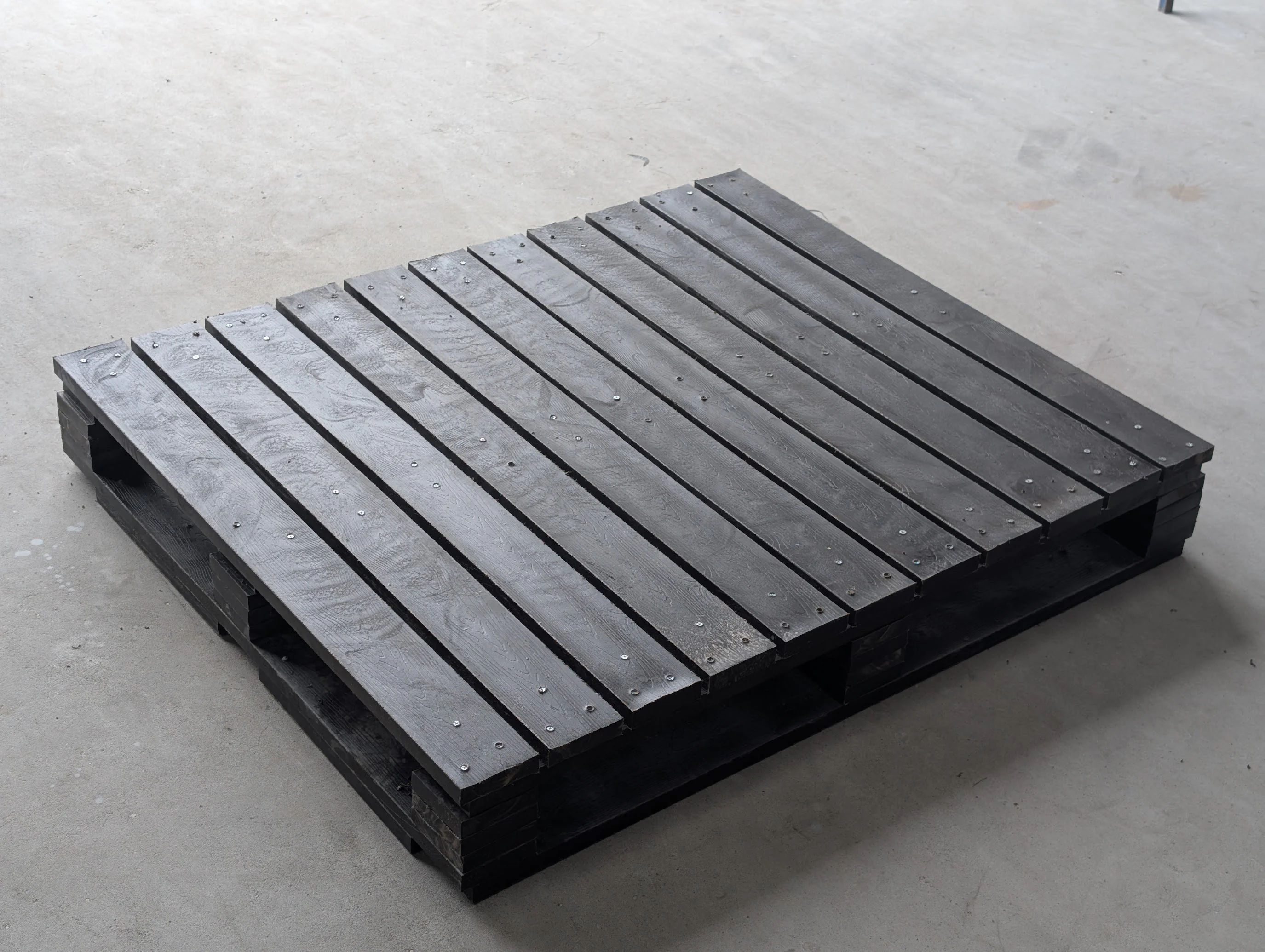 200T Recycled Plastic Lumber Pallets Press finished product 4