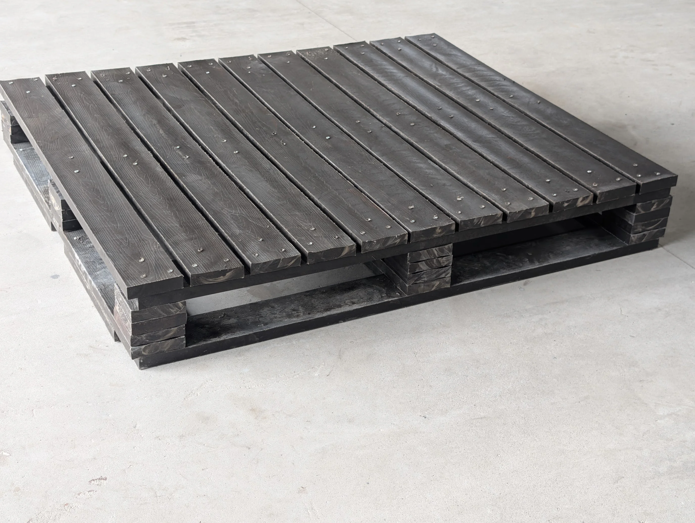 200T Recycled Plastic Lumber Pallets Press finished product 5