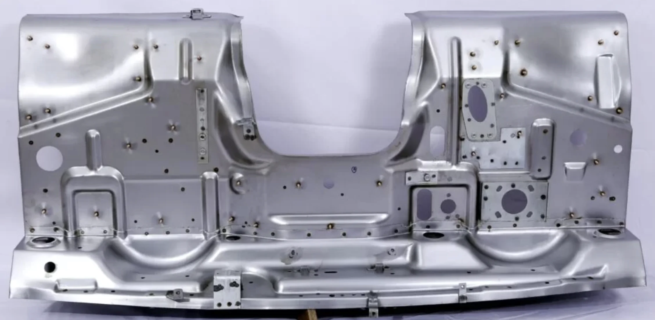 1250T Automotive Body Panels Press finished product 4
