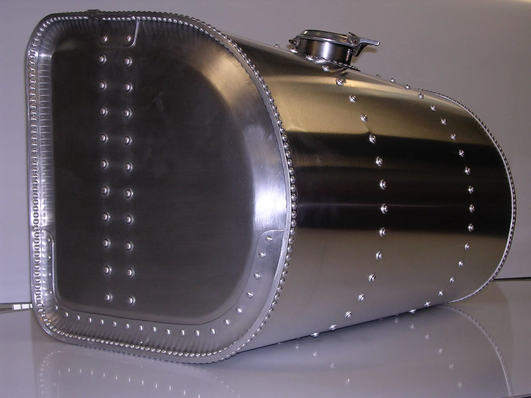 800T Fuel tanks Press finished product 1
